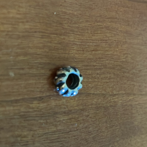 Pandora sterling silver hearts spacer. - Picture 3 of 3